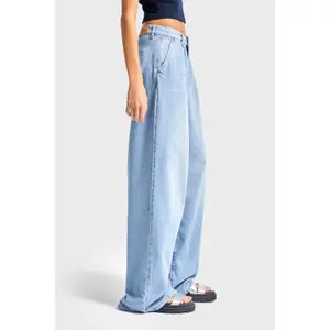 Jeans Straight Hoge Taille Combineert Structuur Met Gemak Vrouw It's Basic image-3