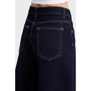 Hochtaillierte Palazzo Jeans mit weitem Bein elegant und zeitlos für Damen It's Basic image-4