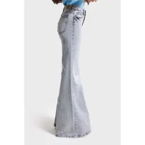 Flared Jeans Met Middelhoge Taille Stijve Katoen Dames It's Basic image-3