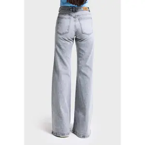 Flared Jeans Met Middelhoge Taille Stijve Katoen Dames It's Basic image-2
