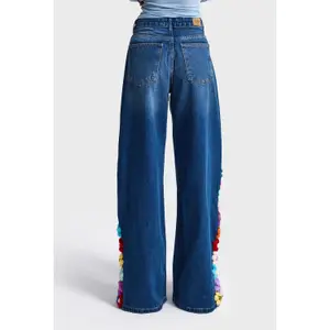 Women's Floral Print Wide Leg Jeans It's Basic image-2