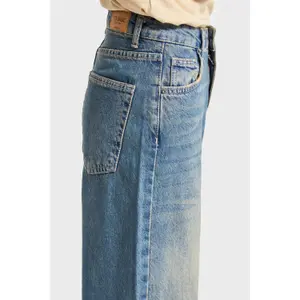 Timeless Clean Lines Mid-Rise Straight Jeans Women It's Basic image-4