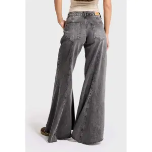 Low-Rise Palazzo Jeans Women It's Basic image-3
