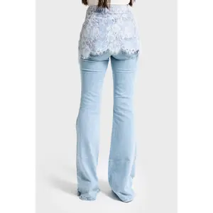 Flare Jeans με φλοράλ δαντελένια φούστα για γυναίκες It's Basic image-2
