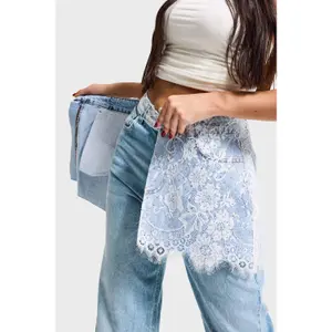 Flare Jeans με φλοράλ δαντελένια φούστα για γυναίκες It's Basic image-3