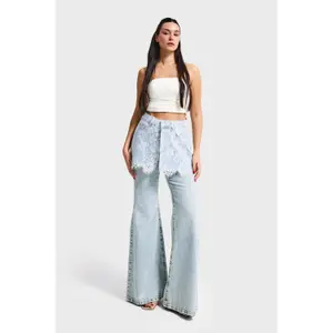 Flare Jeans με φλοράλ δαντελένια φούστα για γυναίκες It's Basic image-4
