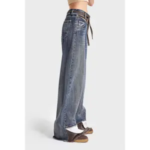 Palazzo Jeans Weite Beinform Hohe Taille mit subtilen dekorativen Details Baumwolle rigid Damen It's Basic image-3
