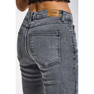 Mid-Rise Women's Flare Jeans with a Timeless Touch It's Basic image-3