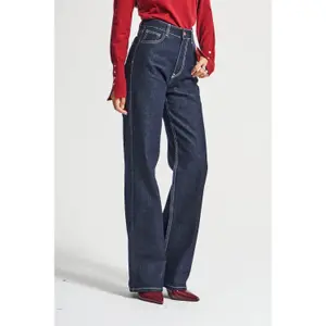 Jeans Straight de cintura alta estruturada com linhas limpas em algodão rígido mulher It's Basic image-1