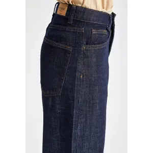 Classic Mid-Rise Straight Jeans Denim Women It's Basic image-4