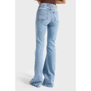 Timeless High-Waisted Flare Jeans Women It's Basic image-2