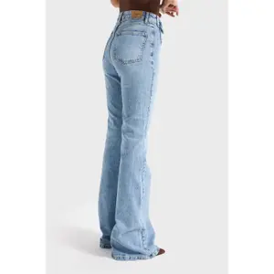 Timeless High-Waisted Flare Jeans Women It's Basic image-3