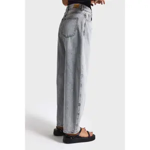 High-Waisted Balloon Jeans Women It's Basic image-2