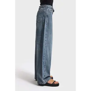 Classic Low Rise Straight Jeans Women It's Basic image-3