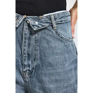 Classic Low Rise Straight Jeans Women It's Basic image-4