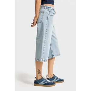 Kort slidte jeans til kvinder It's Basic image-3
