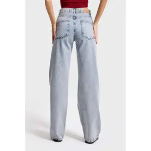 Women's Mid-Rise Loose Fit Rigid Cotton Jeans It's Basic image-2