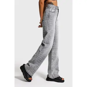 Timeless Straight Jeans with Subtle Decorative Stitching Mid-Rise Women It's Basic image-3