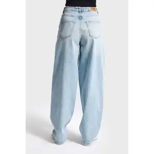 Women's Mid-Rise Straight Jeans It's Basic Skater Rhinestone image-2