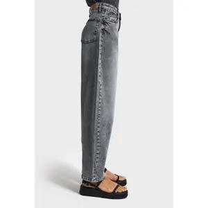 Women’s mid-rise loose jeans It's Basic image-3