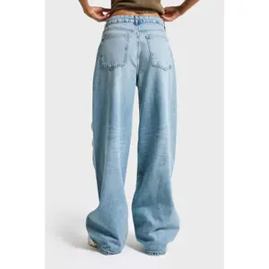 Women’s Mid-Rise Distressed Baggy Jeans It's Basic image-2