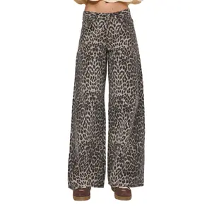 Løstsiddende Jeans med leopardmønster til kvinder It's Basic