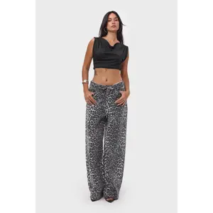 Women's Leopard Print Straight Jeans It's Basic image-4