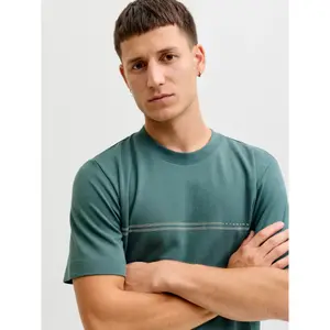 T-shirt med tryk på brystet Jack & Jones Fusion image-3