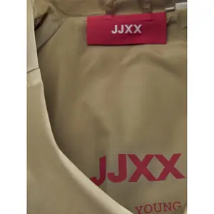 Chaqueta Jack & Jones Carlie Short Trenchcoat Otw image-5