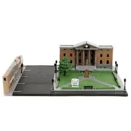 Collectible figurine Jada Toys Back To The Future Hill Valley Courthouse Square diorama replica image-5
