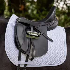 Zadeldek met imitatiebont voor paarden Kavalkade image-1