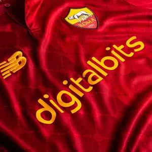 Hemmasittande tröja för barn AS Roma 2022/23 image-3