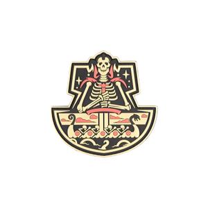 11232531000-badge-jtg-ghost-ship-skull-desert-8-7x8-5-cm