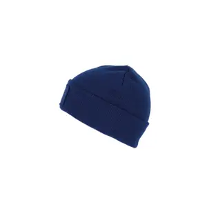 Recycled beanie with patch K-up image-1