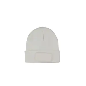Recycled beanie with patch K-up image-0