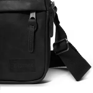 Sac bandoulière Eastpak The One Leather image-4