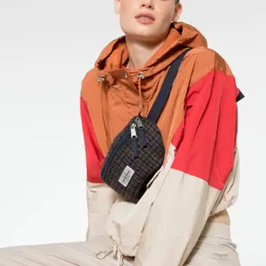 Bananpose Eastpak Springer image-2