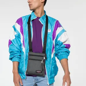 Bolsa de hombro Eastpak Rusher image-2