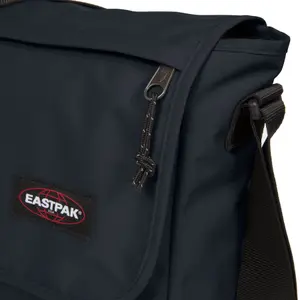 Shoulder bag Eastpak Delegate Plus image-3