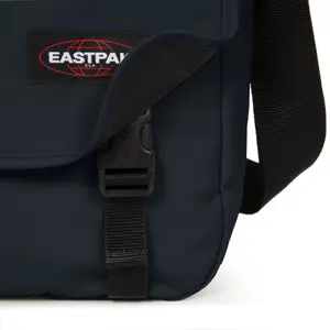 Shoulder bag Eastpak Delegate Plus image-4