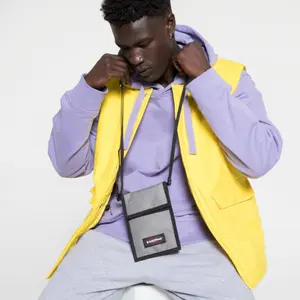 Regulowana mini torebka Eastpak Cullen image-1