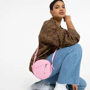 Regulowana mini torebka Eastpak Ada image-1