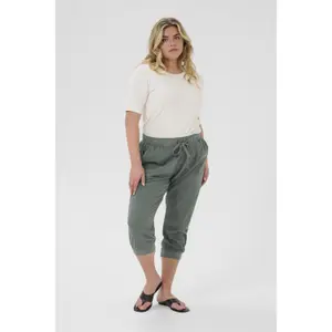 Women's Trousers KAFFE Curve Nana Capri image-3