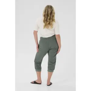 Women's Trousers KAFFE Curve Nana Capri image-4