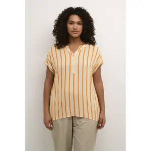 Blusa de mujer KAFFE Curve Sida Wing image-2