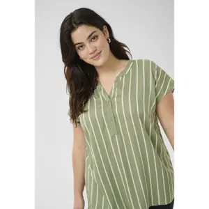 Blusa de mujer KAFFE Curve Sida Wing image-5