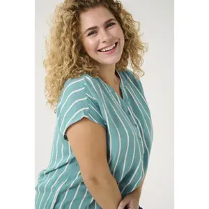 Blusa de mujer KAFFE Curve Sida Wing image-5