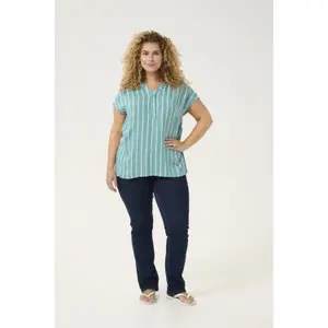 Blusa de mujer KAFFE Curve Sida Wing image-2