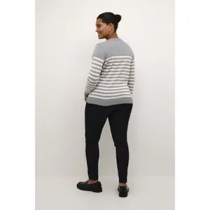 Sweater listrado em malha para mulher KAFFE Curve Lizzy image-4