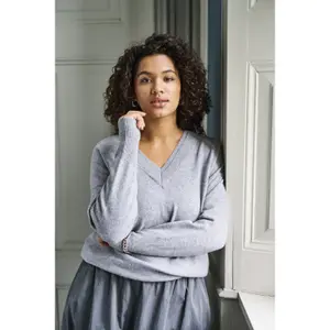 Women's V-neck sweater KAFFE Curve Luno image-3